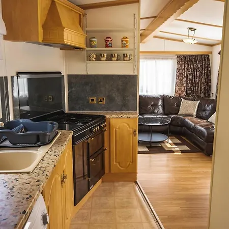 Lochlands 2Br Family Caravan - Pets - Play Park Forfar Exterior photo