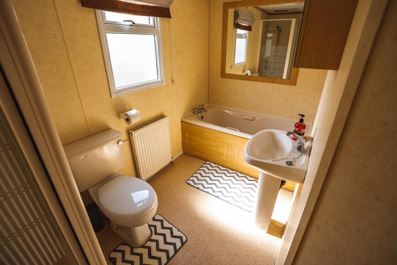 Lochlands 2br Family Caravan - Pets - Play Park Chalet Forfar